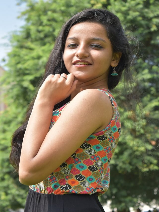 2 line खूबसूरत लड़की पे लव सायरी